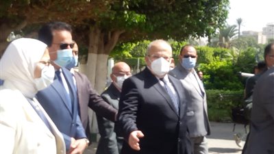 هالة زايد تصل إلى مقر جامعة القاهرة لتفقد نقاط التطعيم │ صور