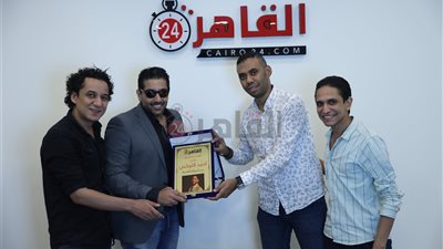 أحمد فلوكس في ضيافة القاهرة 24 ويشيد بتجربته الصحفية