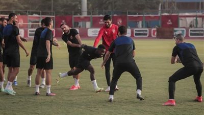 الأهلي يبدأ إجراءات قيد لاعبيه الجدد ورفع أسماء المعارين من قائمة الفريق