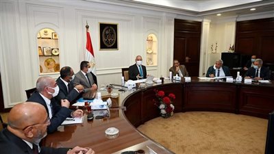 وزير الإسكان يطالب بسرعة تنفيذ مبادرة حياة كريمة
