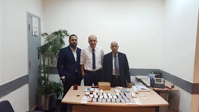 ضبط راكبين قادمين من أمريكا وتركيا يحاولا تهريب أدوية سرطان وماريجوانا | صور