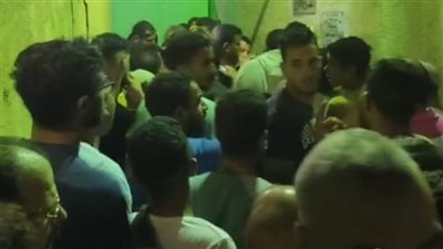 وسط دعاء أهله ومحبيه.. لحظة دفن الشاب المتوفى في إيطاليا بمقابر أسرته بالمنوفية