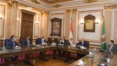 الخشت يعقد اجتماعًا موسعًا لـ مناقشة استعدادات بدء العام الدراسي الجديد