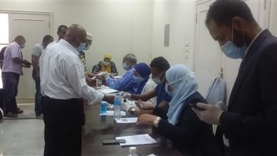 الكشف على 100 حالة ضمن فعاليات حملة صحتك ثروتك في الأقصر
