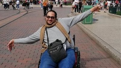 حارب إعاقته ووصل للعالمية.. تفاصيل حكاية المهندس المصري عادل شعبان