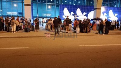 مطار الأقصر يستقبل رحلتين قادمتين من مدريد| صور 