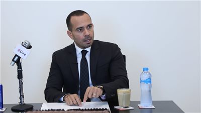 تامر حسني يشيد بمحمد زكي: فخور بيك وبتعبك يا عشرة العمر | فيديو وصور