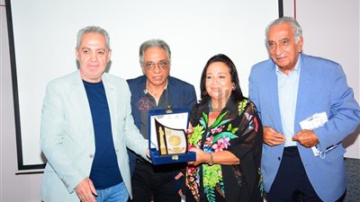 مهرجان الإسكندرية السينمائي يحتفل بمئوية ثروت عكاشة بحضور ابنته