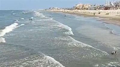 شاطئ بورسعيد يودع المصطافين قبل غلقه رسميًا غدا