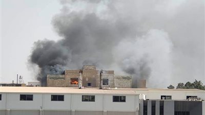 السيطرة على حريق مصنع بيروسول بالعاشر من رمضان