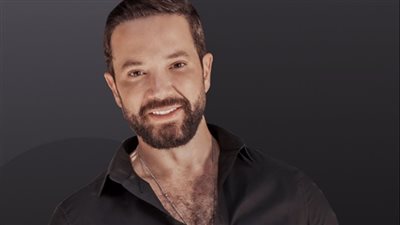 تامر شلتوت يكشف تفاصيل شخصيته في حكاية عشق البنات من مسلسل ورا كل باب