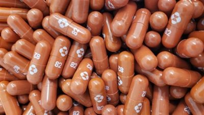 يقلل الخطر للنصف.. أول عقار يؤخذ عبر الفم لعلاج كورونا