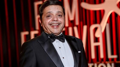 قناة المحور تعلن اقتراب انطلاق أحدث برامجها هنيدي شو للنجم محمد هنيدي │ صورة