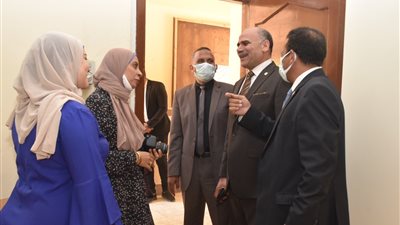 جامعة الأقصر تنتهي من تطعيم طلابها بـ لقاح كورونا