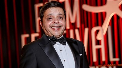 محمد هنيدي يعلق على عطل مواقع التواصل: أي حاجة لازم نلبسها للصين