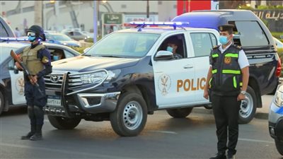 دوريات أمنية بمواقف السيارات ومحطات البنزين لمنع استغلال المواطنين