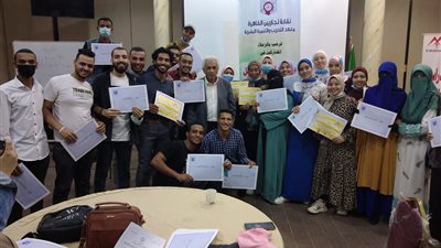 تكريم شباب التجاريين في ختام الدورات التدريبية | صور