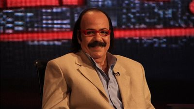 في ذكرى وفاة طلعت زكريا.. تفاهم زوجتيه سر استقرار حياته ومشواره الفني