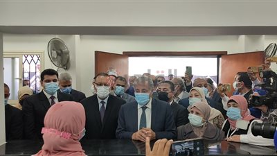 وزير التموين يفتتح مجمع الخدمات النموذجي المطور بالشرقية | صور