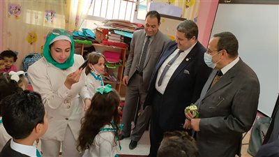 محافظ شمال سيناء يتفقد عددًا من المدارس في أول أيام العام الدراسي الجديد