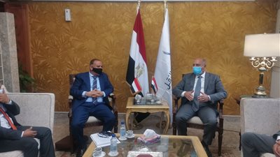 وزير النقل يستقبل نظيره اليمني لبحث التعاون المشترك في مجالات النقل المختلفة