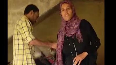 عايشين 3 شهور تحت السلم.. هدى تستغيث من التشرد بمنطقة النهضة في القاهرة