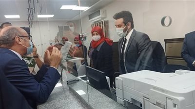 وزير العدل لـ موظفي الشهر العقاري بطوخ: ريحو الناس.. الرئيس موصي عليهم