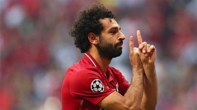 محمد صلاح يشارك في حفل إيرث شوت بدعوة ملكية │ صورة