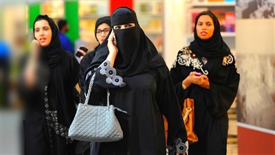 بعد التعديلات الجديدة.. صحيفة سعودية: 1000 سيدة سافروا دون إذن ولي الأمر