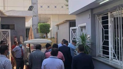 بعد تعرضه لوعكة صحية.. الخطيب يظهر داخل الأهلي للترشح في الانتخابات | صورة