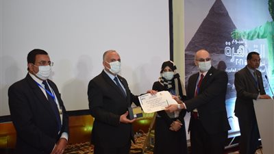 وزير الري يكرم الباحثين والمهندسين المتميزين بالمركز القومي لبحوث المياه 