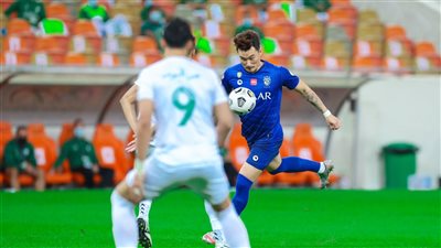 تعرف على طاقم حكام كلاسيكو الدوري السعودي بين الهلال والأهلي