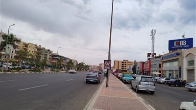 غيوم وهدوء للرياح والأمواج بالبحر الأحمر ورفع حالة الطوارئ تحسبا للأمطار