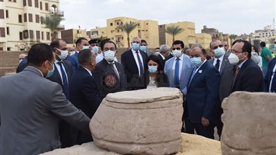 رئيس الوزراء يتابع أعمال الحفائر والاكتشافات الأثرية بطريق الكباش