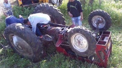 إصابة سيدة في انقلاب جرار زراعي عليها بالشرقية