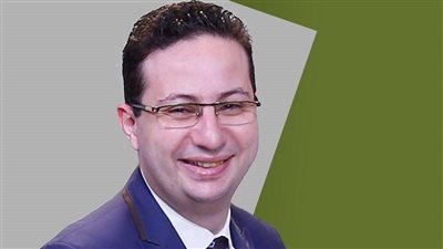 وجدوا بحوزته 2 مليون جنيه و8 هواتف.. بدء التحقيق مع أحمد أبو النصر طبيب الكركمين