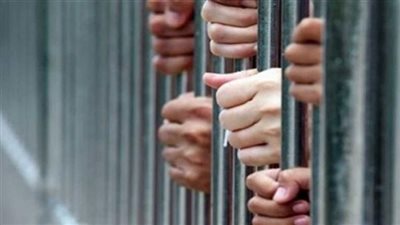 السجن 5 سنوات غيابيا لمتهمين بحيازة فرد خرطوش بالنزهة