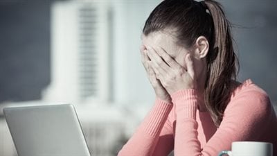 تعرفي على أفضل الزيوت التي تساعدك على التخلص من التوتر والنوم بسلام