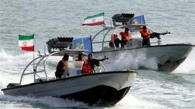 البحرية الإيرانية تشتبك مع زوارق مهاجمة جنوب البحر الأحمر