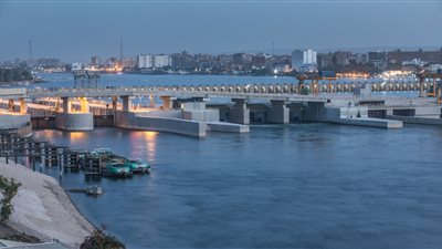 الري: تطوير الملاحة النهرية بمجرى نهر النيل الرئيسي وفرعيه دمياط ورشيد والترع الرئيسية