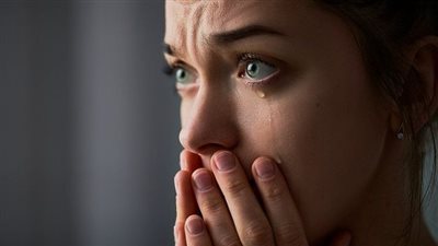5 طرق لتخطي الحزن عند موت شخص عزيز عليك.. تعرف عليها
