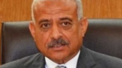 محافظ السويس يوجه بإزالة الإشغالات من الشوارع لتسيير حركة المرور
