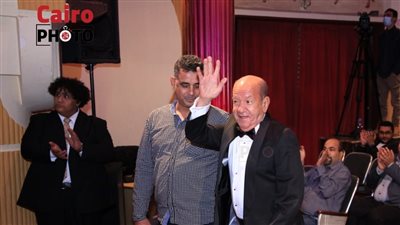 لطفي لبيب: لن اعتزل الفن نهائيًا | فيديو