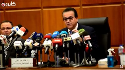 وزير التعليم العالي: السيسي أول من فكر في اكتشاف لقاح مصري لـ كورونا 
