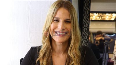 إيناس كامل: أظهر في عمر الـ 60 بفيلم يوم 13.. وتعلمت البيانو من أجل الدور