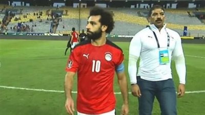 صلاح يوضح حقيقة تدخله في اختيارات لاعبي المنتخب.. ويؤكد: شارة القيادة لم تؤثر على علاقتي بـ فتحي