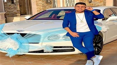 ما السعر الحقيقي؟.. تعرف على مواصفات سيارة بنتلي لـ عمر كمال