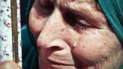 أخويا كل ما يكلمنا في التليفون يسب أمي ويقولها أبعدوا عني نعمل أيه؟.. داعية يرد