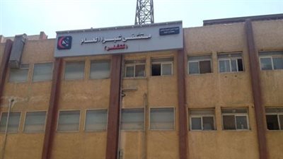ضبط فني تحاليل تحرش بممرضة داخل مستشفى شبرا العام خلال تسليمها عينة مريض له