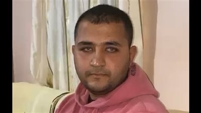 طالب كفيف يستغيث بوزير التعليم العالي: ظلموني عشان بطالب بحقي.. والحراس منعوني أقابلك